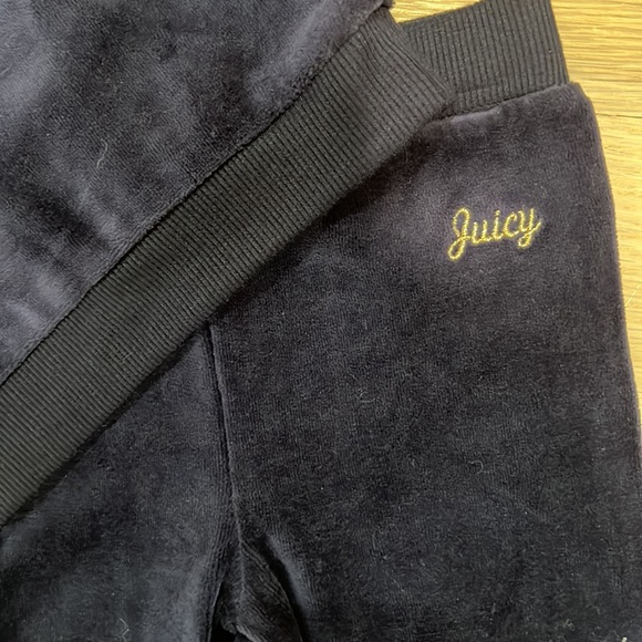 Juicy couture Kids velour 2pc jogger set - Picture 4 of 10